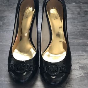 Michael Kors Textured Patent Leather Logo Heels